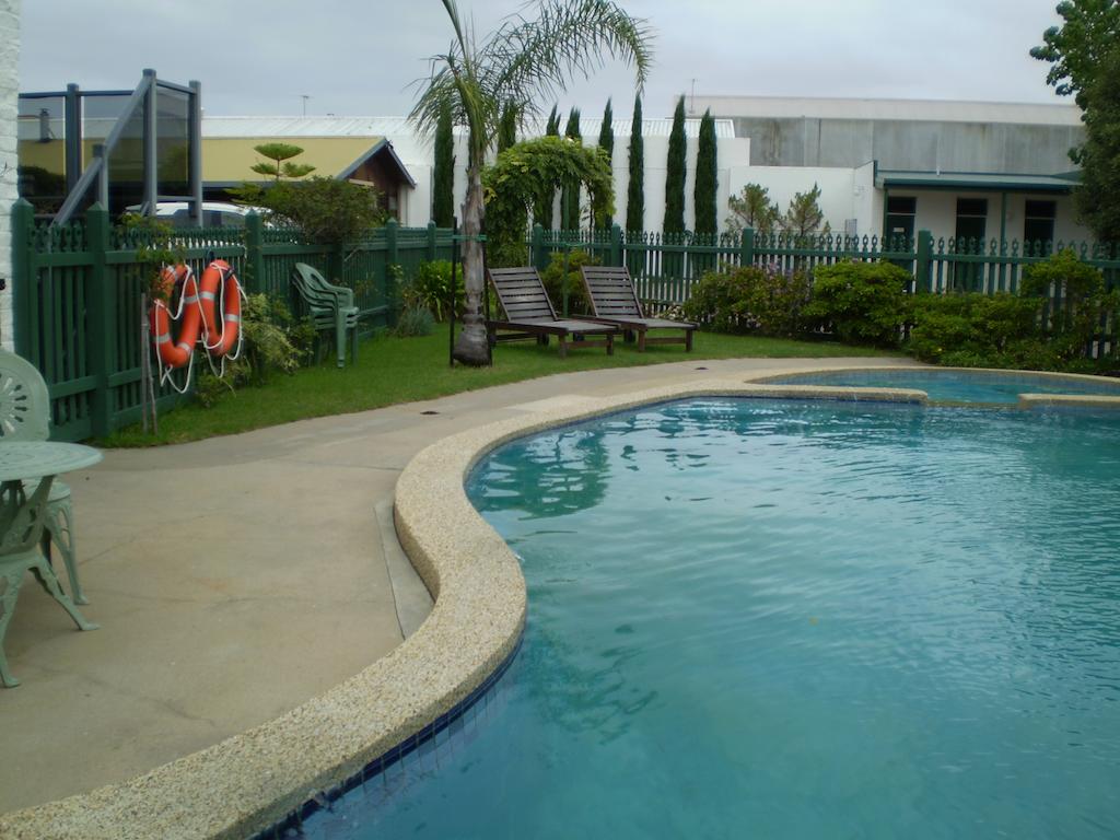 motels Lake Entrance