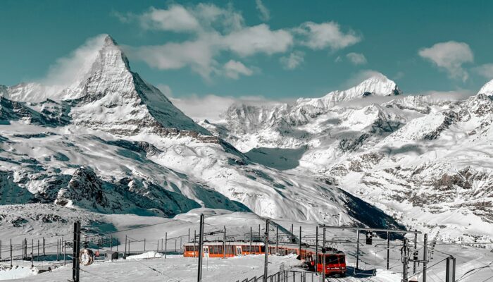 Winter Travel in Switzerland : The Best Alpine Destinations